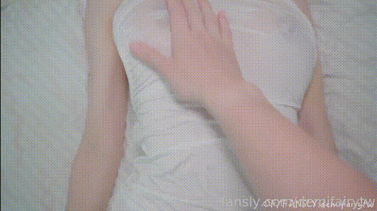 [DemiFairyTW爹咪] DTW-02超浓厚口交技巧的痴女台湾女大生，最喜欢口爆榨精 天然巨乳
