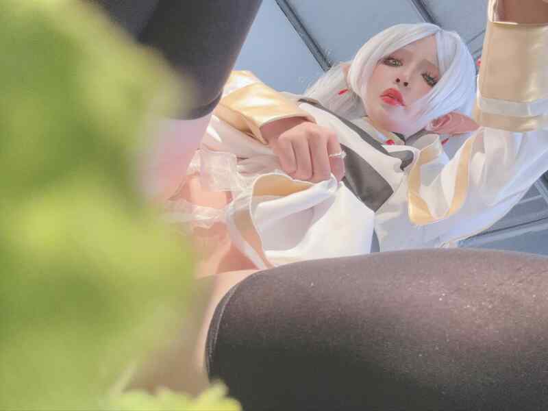 Umeko_J - 葬送的芙莉莲 [111P-6V 1.97 GB]
