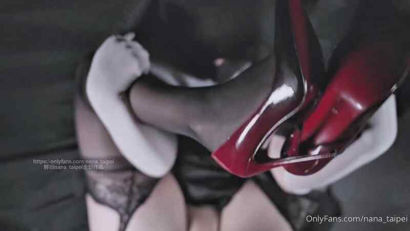 【白虎尤物-女神】娜娜【Onlyfans】超人气台北玩偶姐姐【NANA】《修女》【nana_taipei】高清1080P原版无水印[585M]