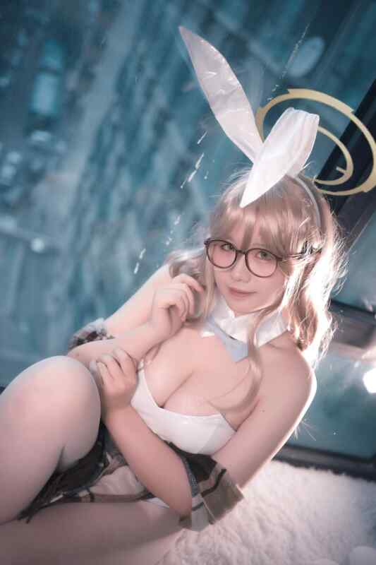 【夸克网盘】【COS】阿半今天很开心_蔚蓝档案_室笠茜_兔女郎【47P7V_348MB】
