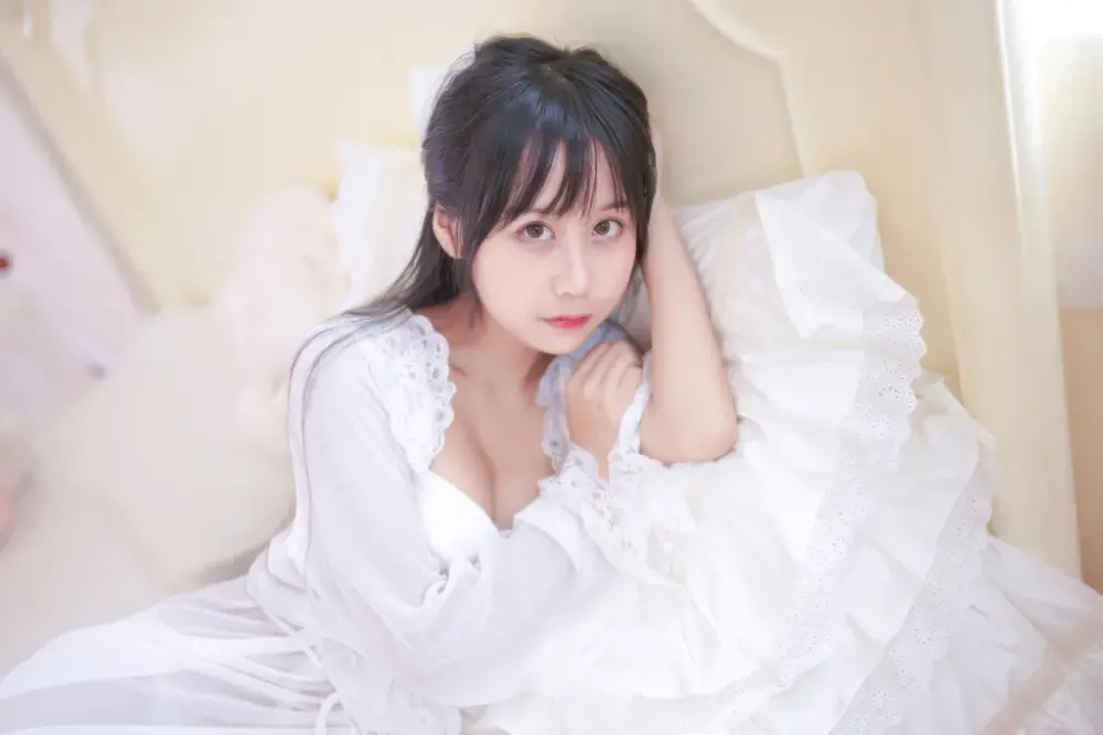 萌芽儿o0 – 白茶清欢[22P/145MB]