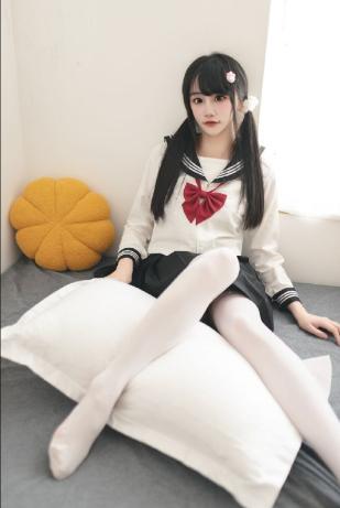 【夸克网盘】【COS】【#2026年5月28日】嗷呜酱 - 水手服 【48P-410MB】